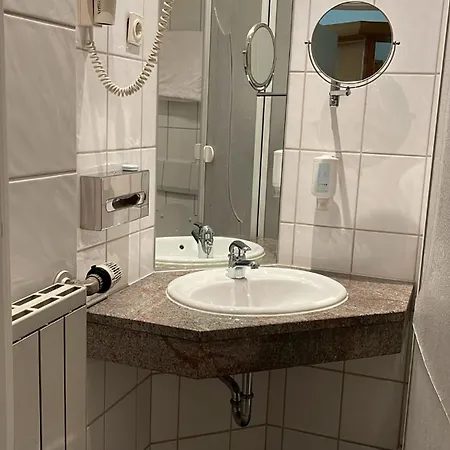Mondstrahl Saal & *